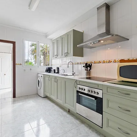 Villa Zenia By The Sea