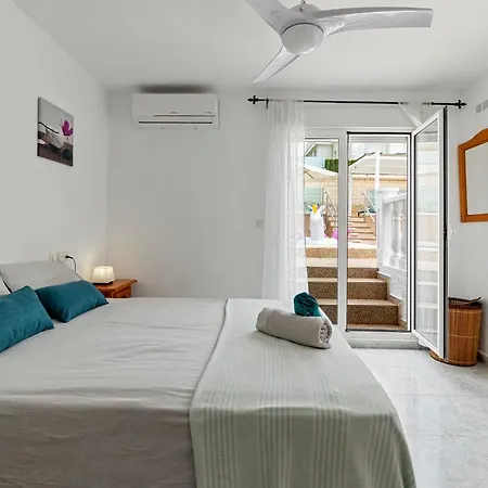 Zenia By The Sea Villa *